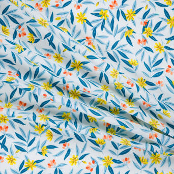 Cotton fabric ROWANBERRY ON LIGHT BLUE #8128-03